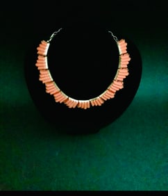 Unsigned Lulu Frost Bakelite Necklace salmon colored