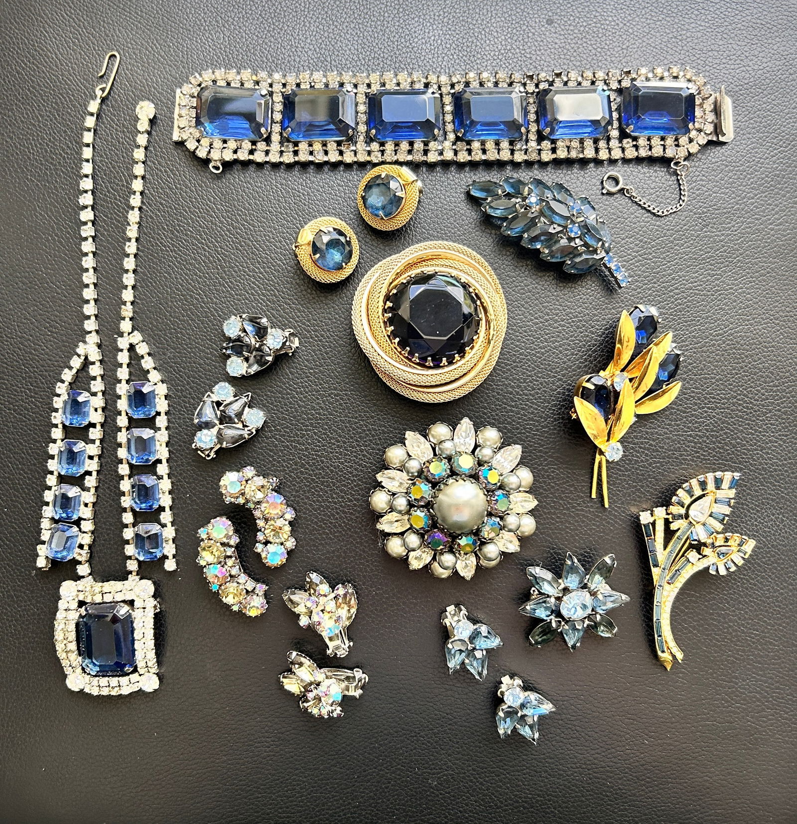 Vintage Dark Blue set Necklace Bracelet 2 sets Brooch & earrings 4 brooches 3pr Earrings (1 of 4)