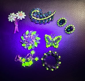 Vintage Uranium R/S & Beads 5 Brooches 2 Prs. Earrings