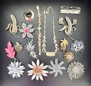 Vintage Sarah Coventry 14 Brooches inc. 1 rep pin