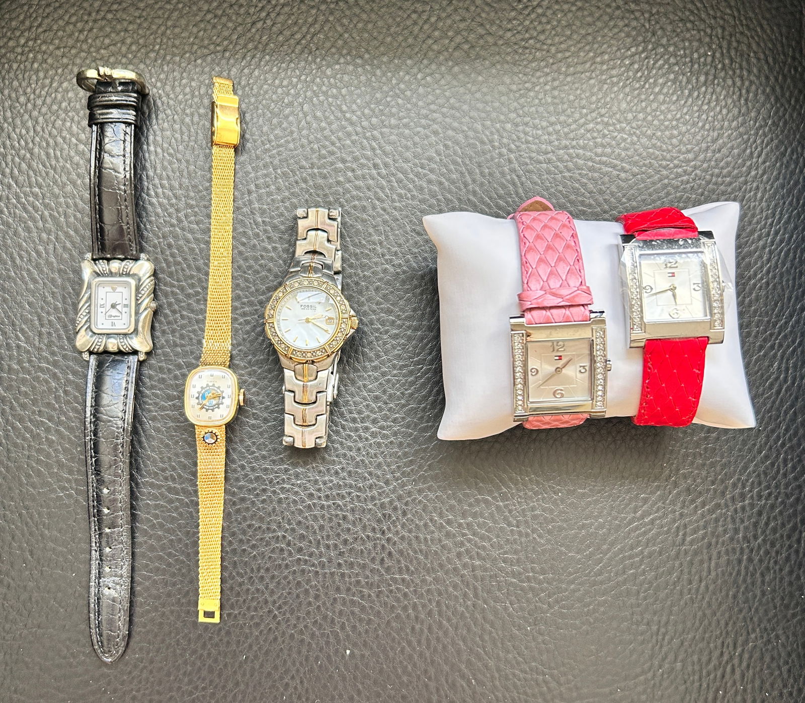 5 Watches 2 Tommy Hilfiger 1 Fossil 1 Brighton 1 timex: DESCRIPTION: 2 NWOT Tommy Hilfiger F80261 1 Fossil Blue Stainless Steel 1 Brighton Daytona 1 Times Industrial Workers of America MEASUREMENTS IN INCH