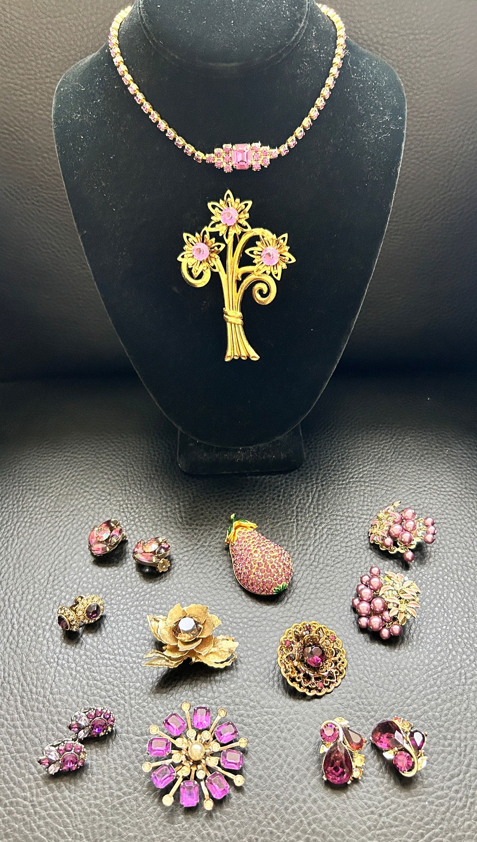Vintage Jewelry Shades of Purple 5 Brooches 1 Necklace 5 pr. Earrings (1 of 2)