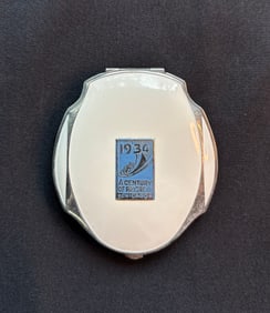 Vintage Compact: Elgin Art Deco 1934 Chicago World's Fair Souvenir