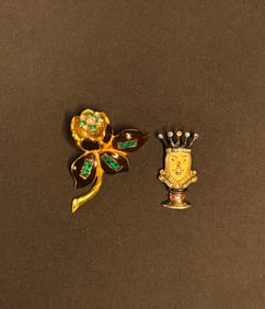 Vintage dress clips '39 Coro Enamel R/S Trembler Flower, Trifari Sterling Knight