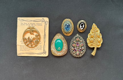 6 Vintage Fur/Dress Clips: R/S Glass, Cameo, Rice, Wiener, Etruscana Leaf