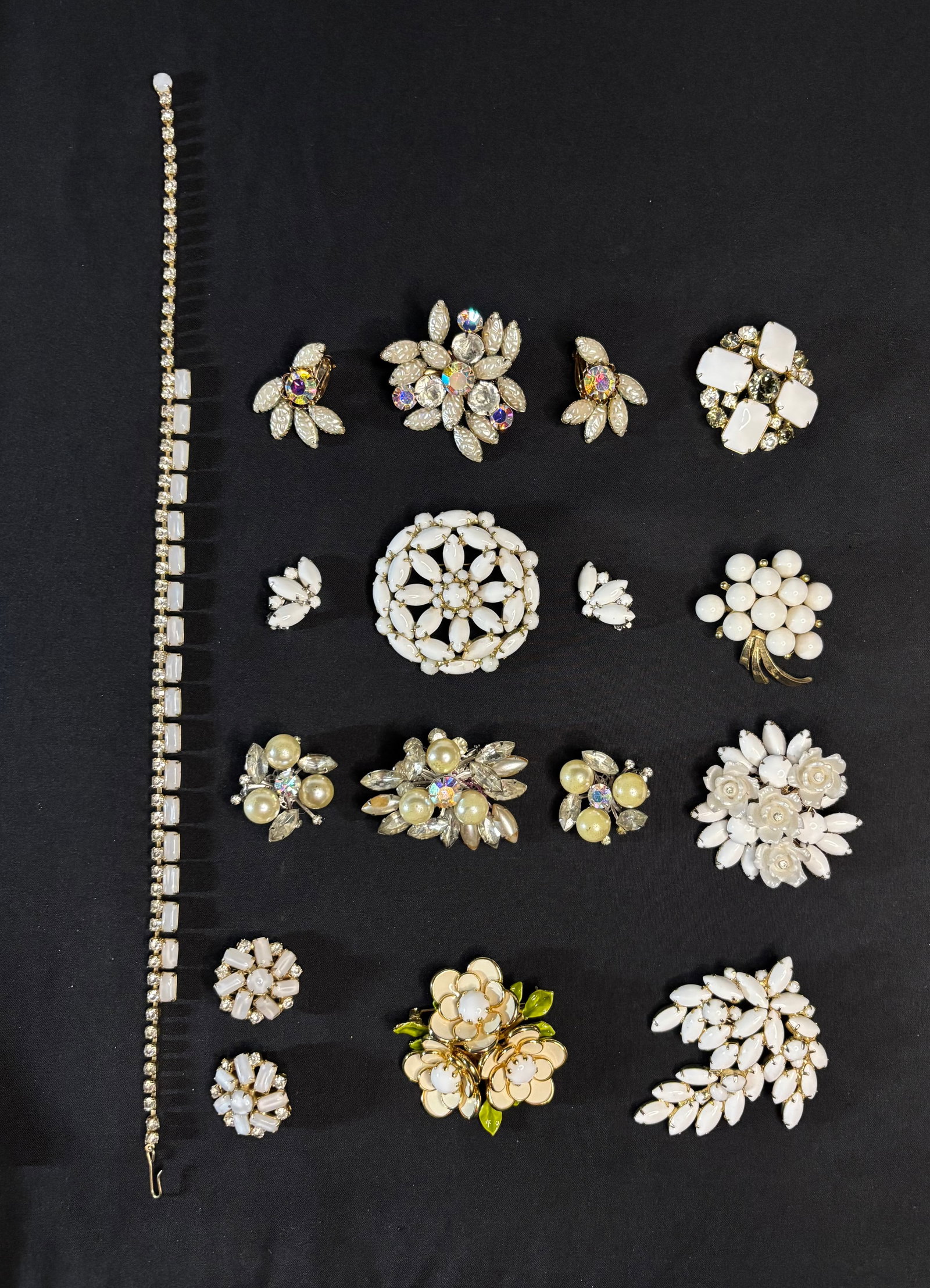 7 Milk Glass, White, R/S Vintage Brooches, 2 Necklaces, 2 Bracelets: DESCRIPTION: 7 Vintage Brooches, 2 Vintage Necklaces, 2 Vintage Bracelets Milk Glass / White Stone / R/S MEASUREMENTS IN INCHES ARE DISPLAYED IN THE PHOTOS COND