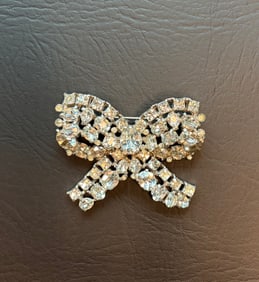 1 Vintage Bow Brooch 1930s R/S