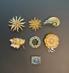 CORO 7 MCM Goldtone Colored and A/B R/S Brooches 1 Set Brooch Earrings