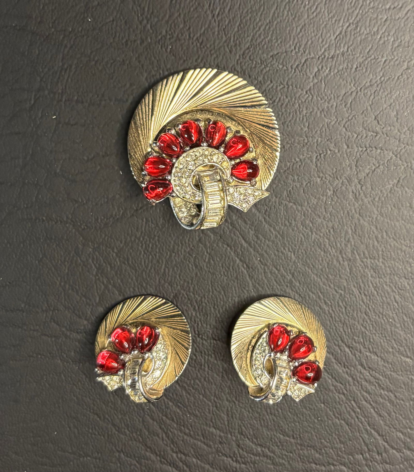 Marcel Boucher Art Deco Red Glass Gripoix Cabochon Set Brooch Earrings (1 of 3)