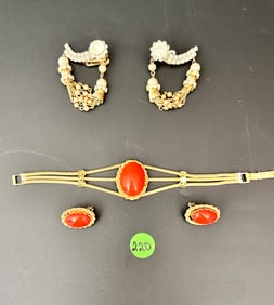 MCM Hobé: 1 PR Dramatic Clip Earrings, 1 set Bracelet and Earrings orange cabochon