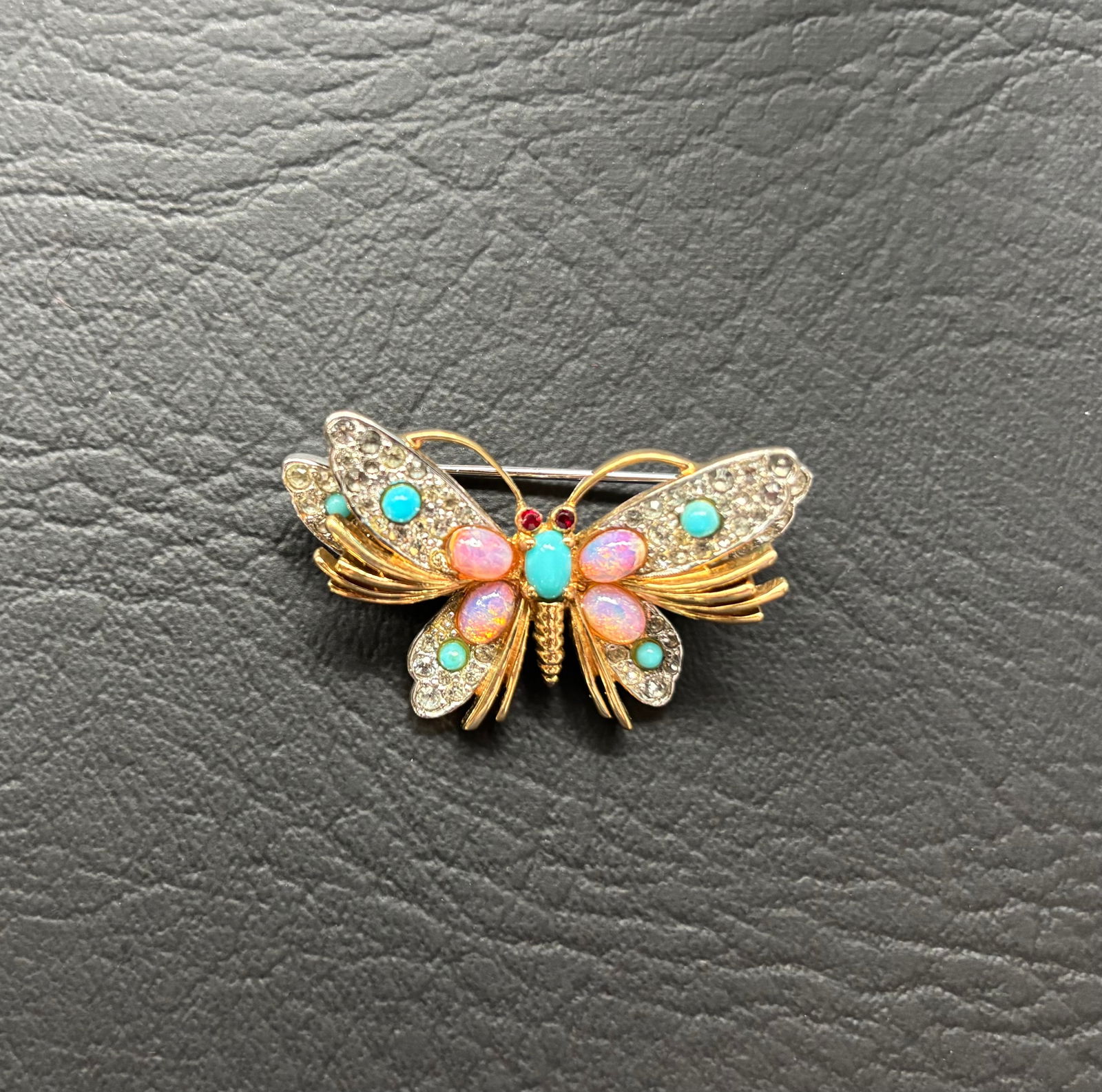 Jomaz Joseph Mazer Butterfly Brooch: DESCRIPTION: Vintage Jomaz Joseph Mazer Butterfly Brooch MEASUREMENTS IN INCHES ARE DISPLAYED IN THE PHOTOS CONDITION: GOOD JOIN US ONLINE FOR THE LONG LAKE