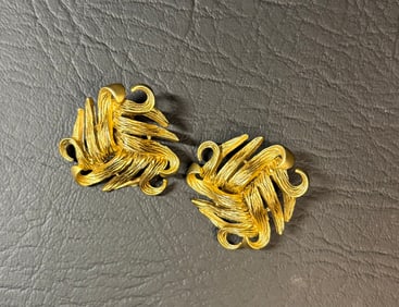 Vintage 'O' Designers Necklaces and Earrings