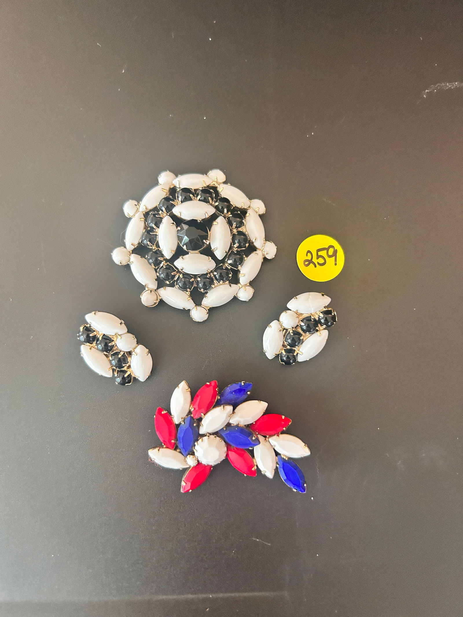 Juliana Style Set and Julianna Brooch (1 of 2)