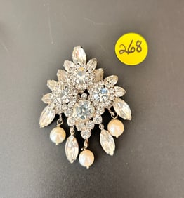 Juliana Brooch w/round navette R/S and pearls
