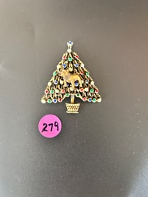 Christmas Tree Brooch unique Bulldog applied