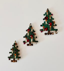 1960's WEISS 3 candle Christmas Tree brooch