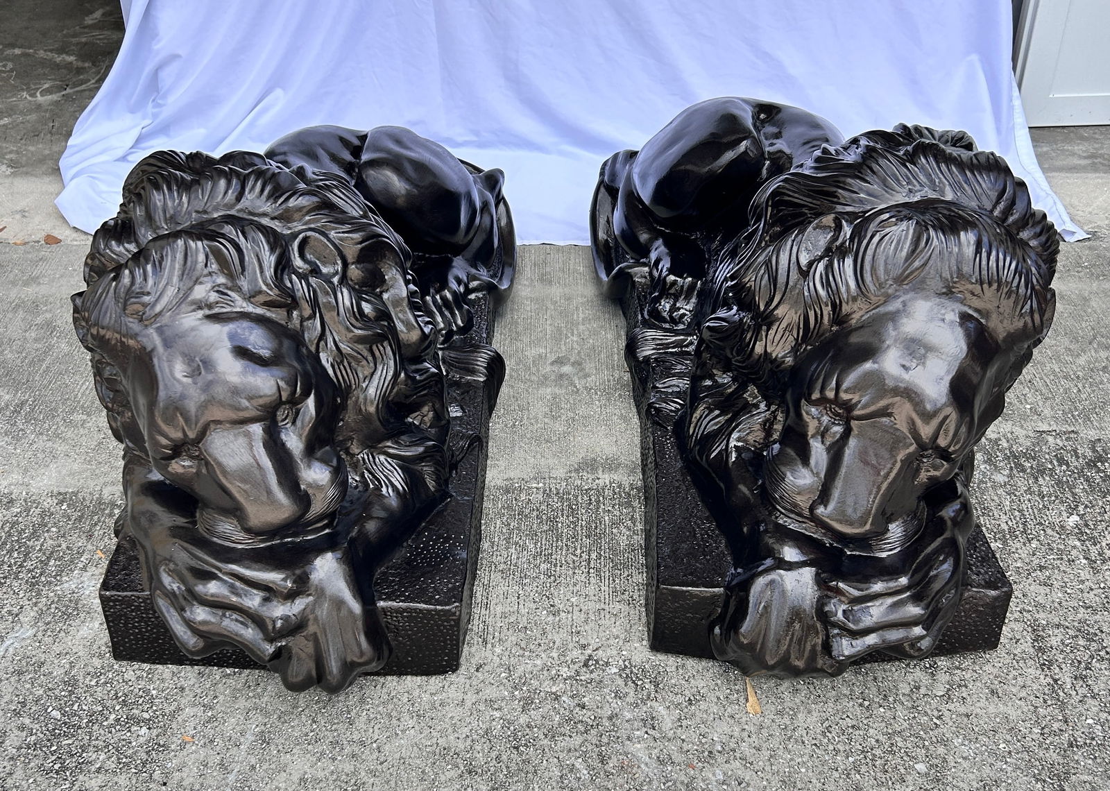 Pair Majestic Bronze Maitland Smith Entry Lions (1 of 5)