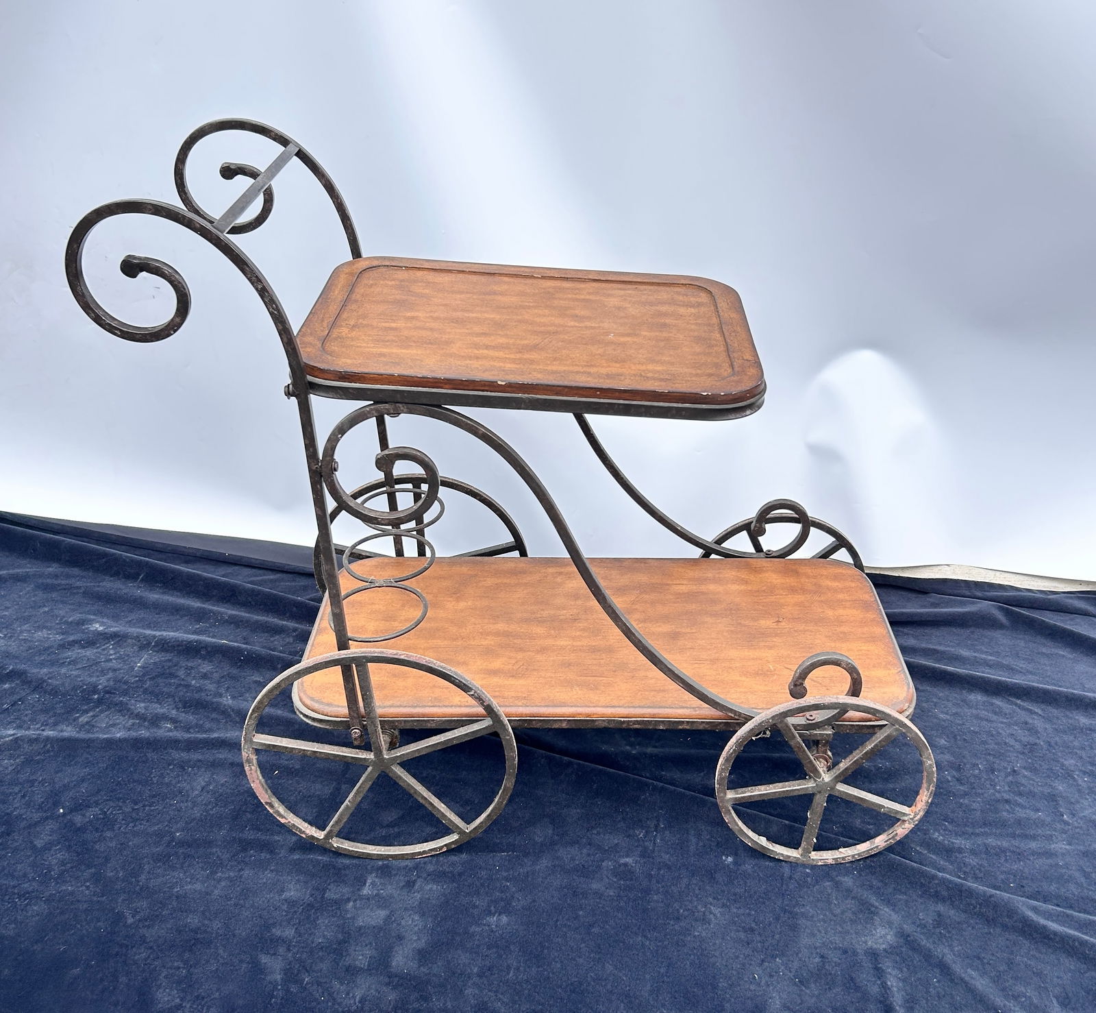 Antique Wheeled Drinks Trolly (1 of 3)