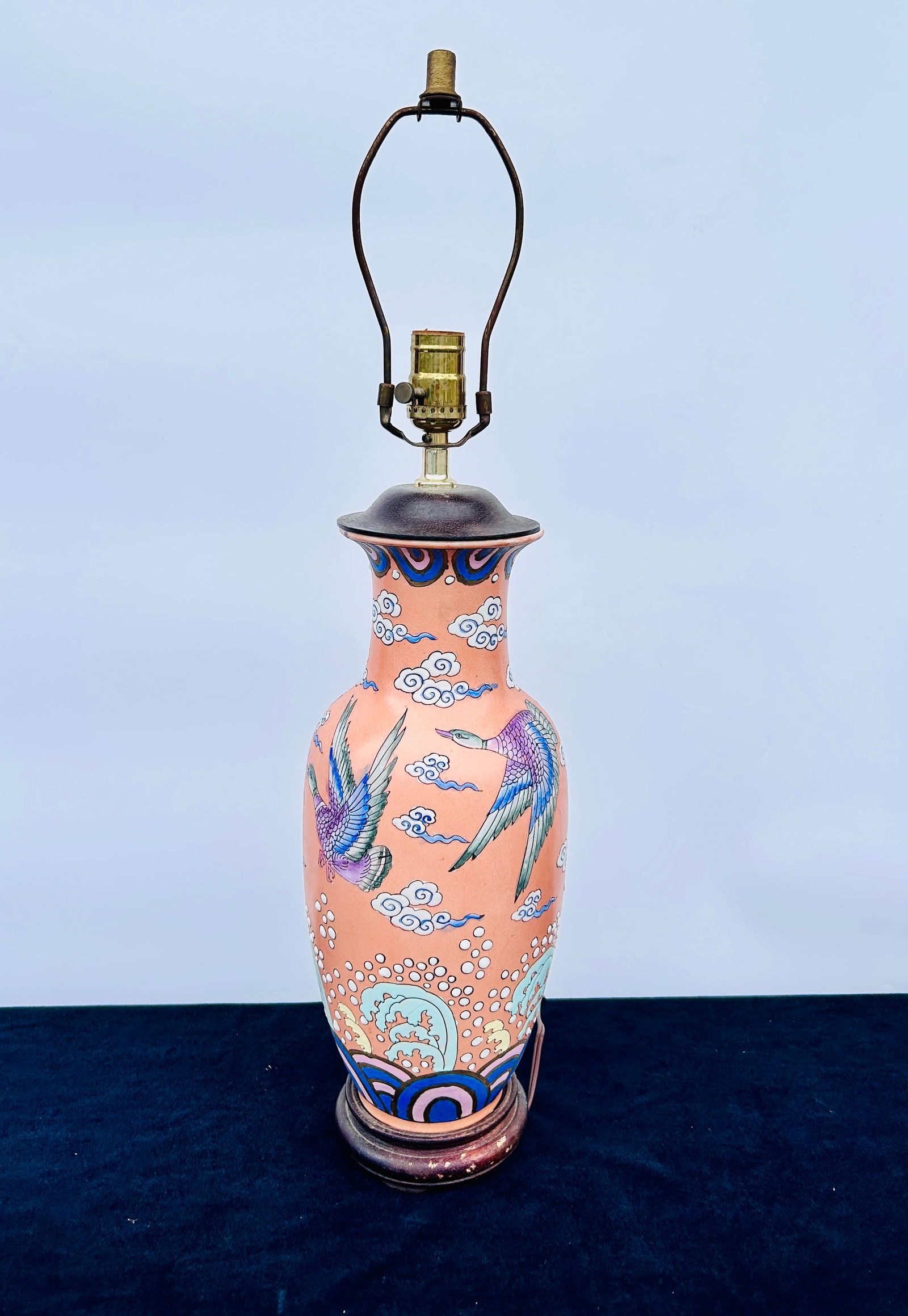 CONTEMPORARY CERAMIC CHINESE TABLE LAMP:  CONTEMPORARY CERAMIC CHINESE TABLE LAMP WOODEN TOP AND BASE, HANDPAINTED WITH FLYING MALLARD DUHCKS Measures: 22" H, not including harp &nb