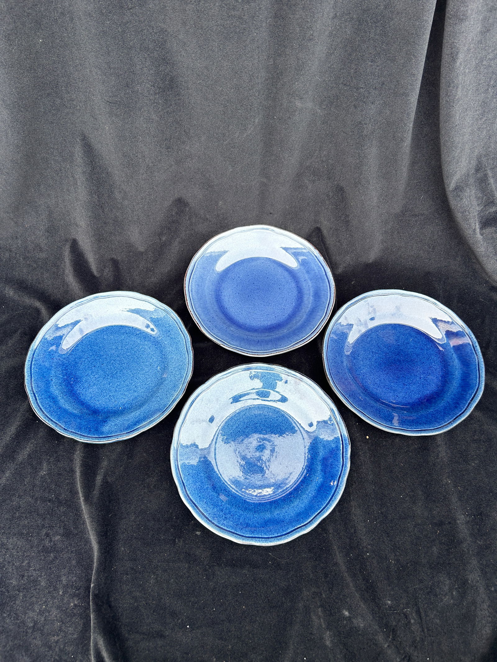 4 Cobalt Blue Dinner Plates Chelsea, France:  Four (4) Cobalt Blue Dinner Plates Chelsea, France measures: Dia 10 condition: good IN-HOUSE SHIPPING AVAILABLE PLEASE