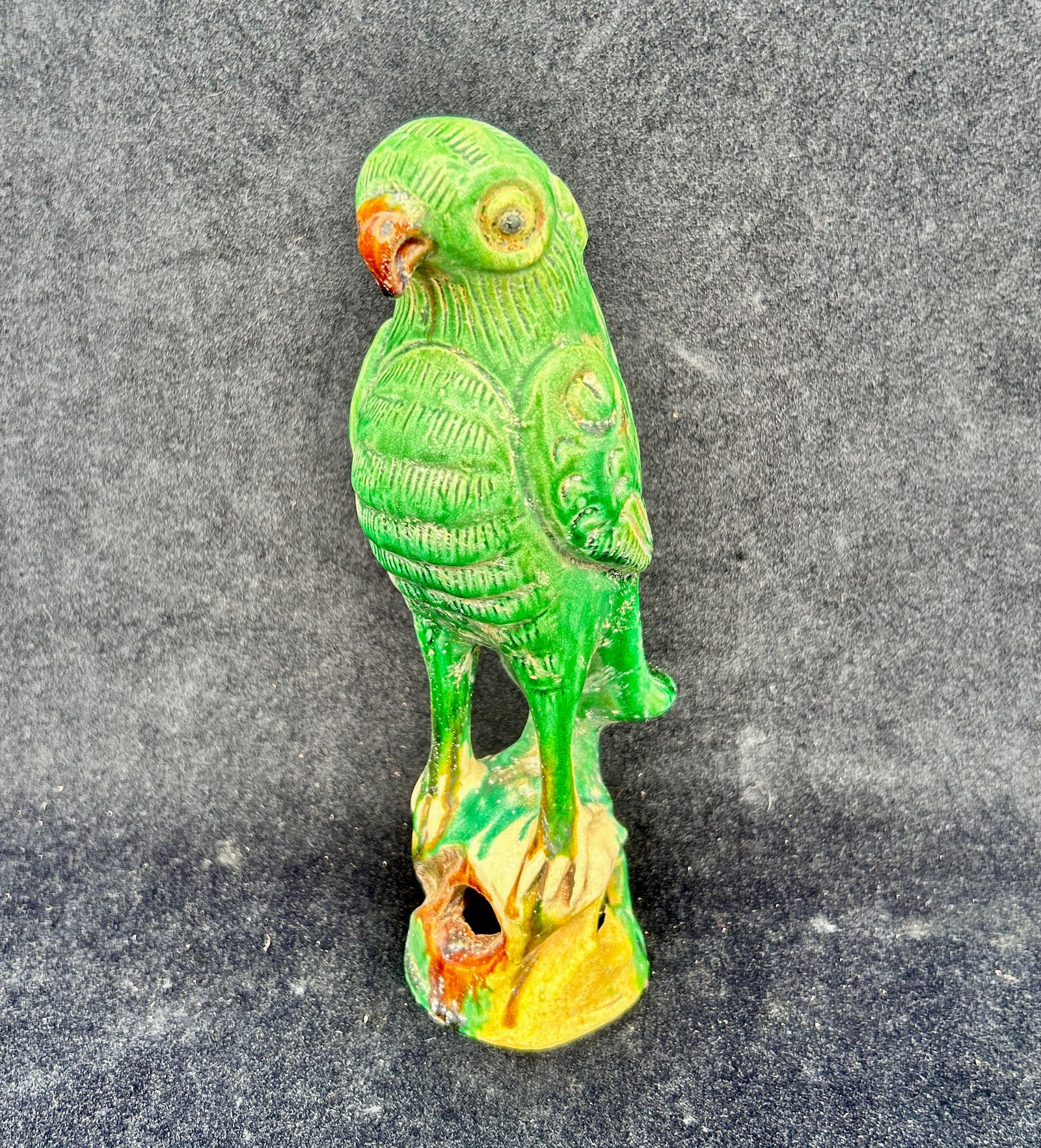 Green Chinese Cemetery Parrot: Chinese Cemetery Parrot measures: 10 H condition: good IN-HOUSE SHIPPING AVAILABLE PLEASE EMAIL: