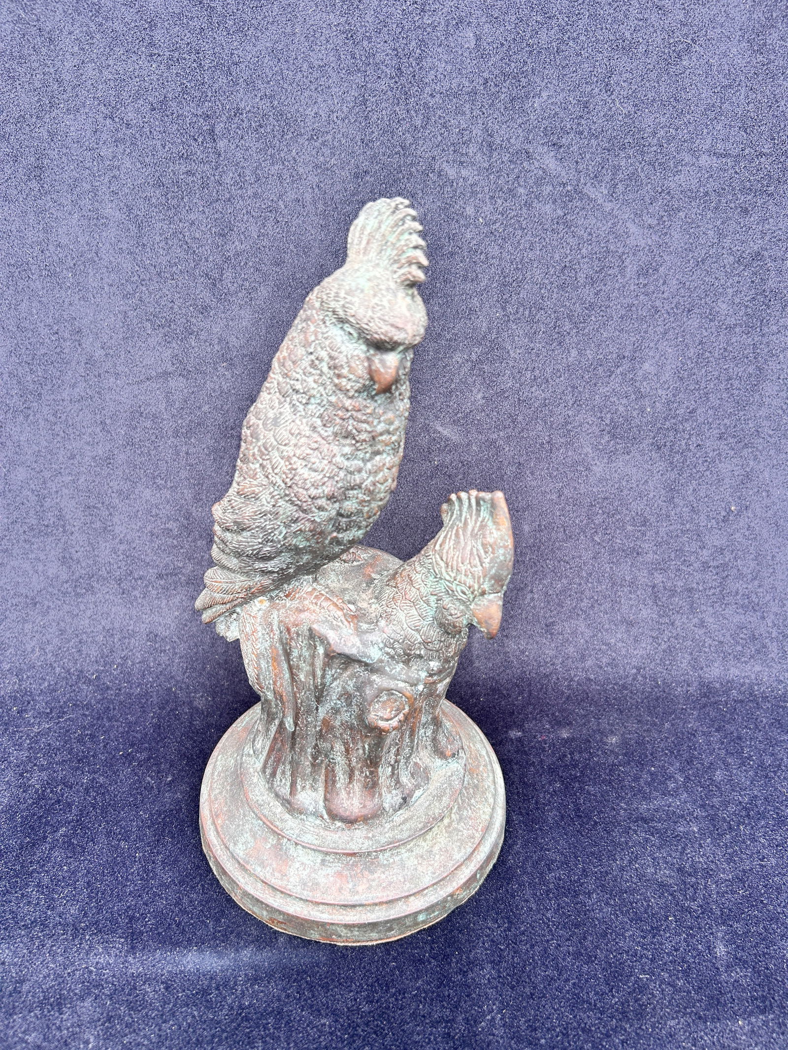 Pair Maitland Smith Bronze Parrots: Pair Maitland Smith Bronze Parrots measures: 11 W x 6 H condition: good IN-HOUSE SHIPPING AVAILABLE