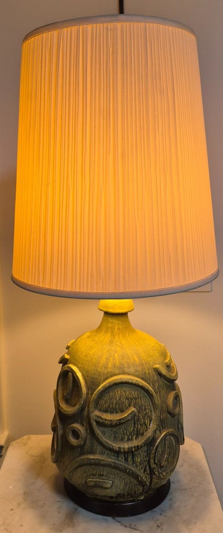 1960s Custom DRIP glaze pottery lamp (1 of 5)