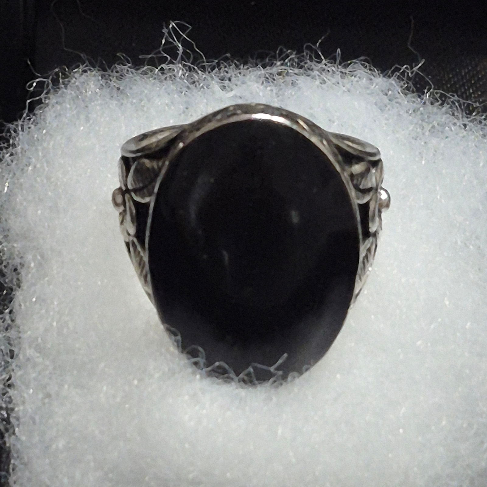 Black Aqeeq natural agate stone ~ sterling [S/7 ~ 15g]: Black Aqeeq natural agate stone ~ sterling Cabochon gem man ring, Arabic middle eastern Turkey style. Size: 7 Wgt; 15g. - In-house domestic shipping is available, email for more information. All items