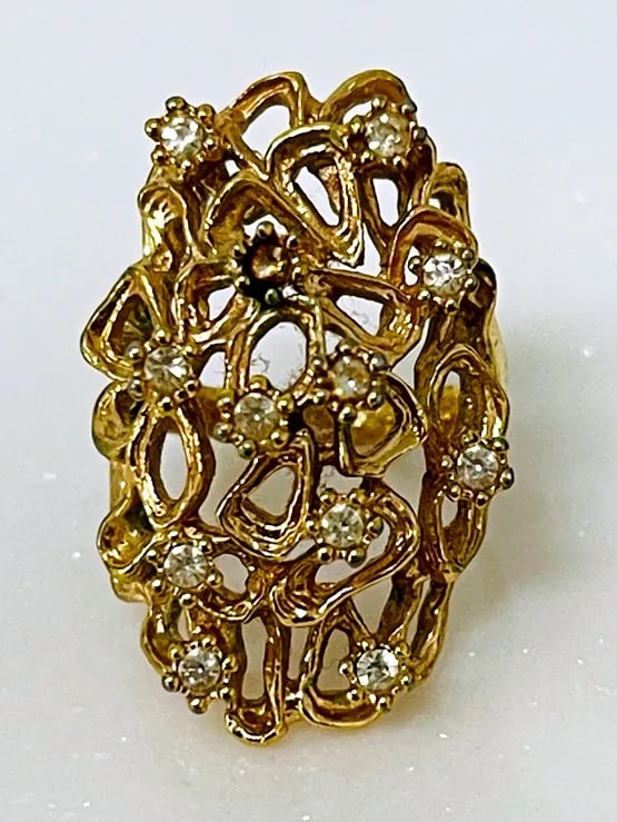 18K HGE Open Cluster Cocktail Ring: Gold Ring an openwork cluster cocktail style design,18K HGE.Size: 5==================================================