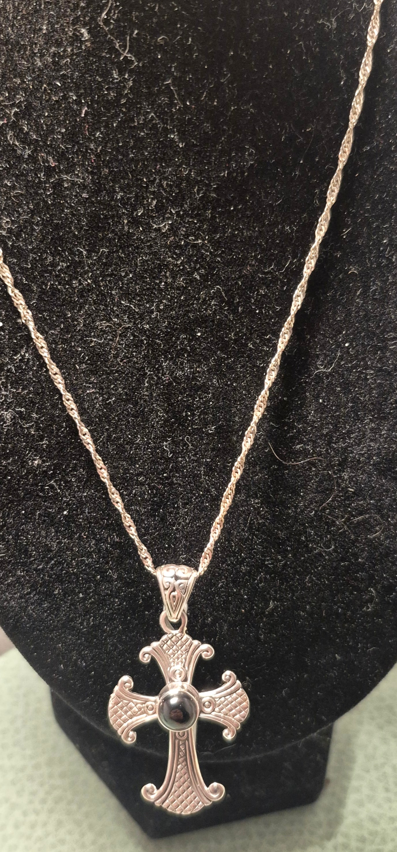 Byzantine Sterling Silver Cross w/ Onyx stone ~ on silver 10" chain: Byzantine Sterling Silver Cross w/ Onyx stone ~ on silver 10" chain > cross is marked sterling> cross has onyx stone center> linked necklace is 10" length unmarked