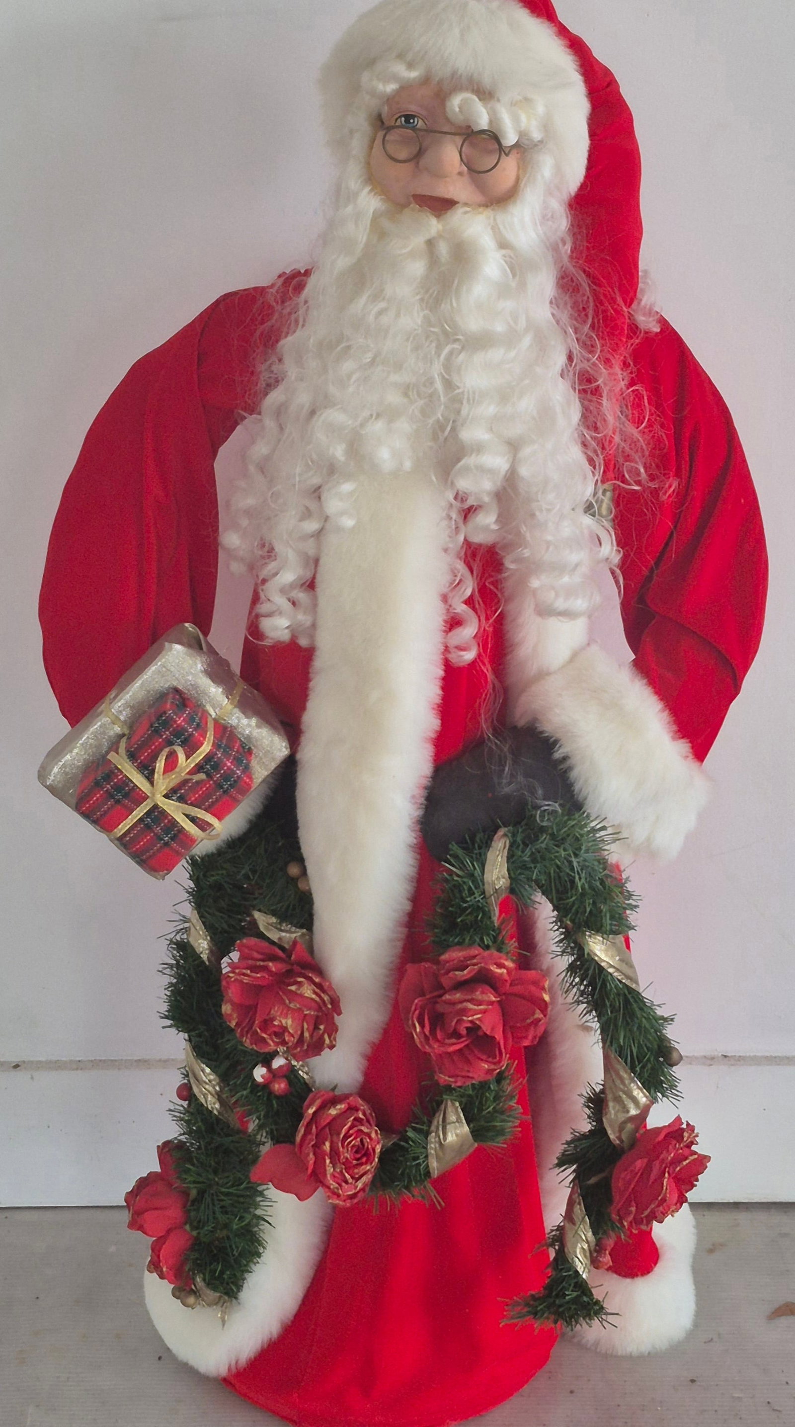 Vintage full size SANTA ~ 3/2ft.~ Great condition ~Estate find!!!!: Vintage full size SANTA ~ 3/2ft.~ Great condition ~Estate find!!!!This Santa was purchased in rural South Carolina...vintage and kept covered in A/C storage.Size: 3'/ 2'W
