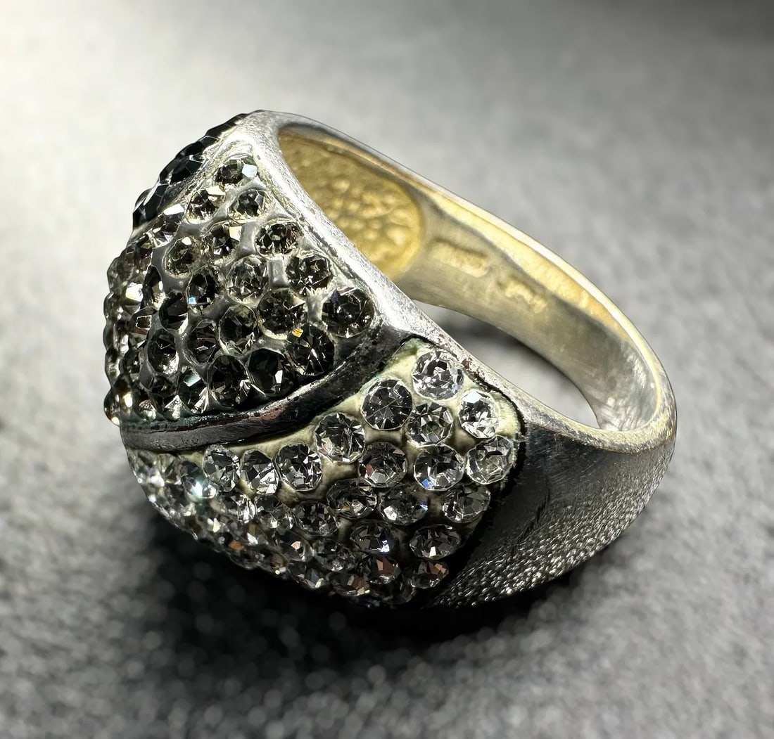Sterling Pave style & CZ Marcasite stones ~ size 7 / 3G: ring is approximately size 7 featuring a pavé style top with clear CZ and dark marcasite stones.VG condition, toned and restored to luster. No damage or loss of stones.