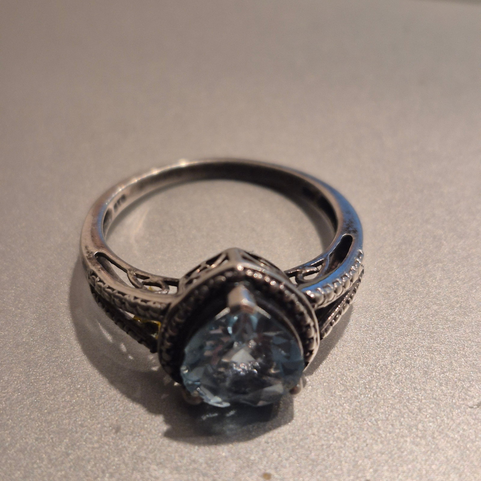 Sterling Royal Blue Topaz RING ~ size 9 / 7g: Sterling Royal Blue Topaz RING ~ size 9 / 7gSterling Ring light blue Topaz size 9, 7g, Sterling is clean, shined and returned to luster