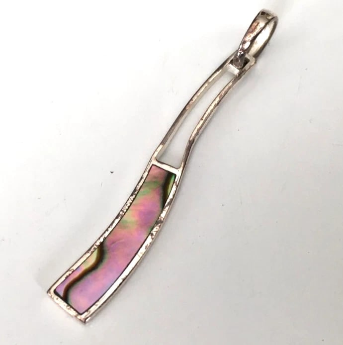 Vtg Necklace Pendant MARKED SU 925 STERLING SILVER Abalone Shell Jewelry [2.1g]: Vtg Necklace Pendant MARKED SU 925 STERLING SILVER Abalone Shell JewelrySterling silver 925 link chain 10" also marked at lobster claspBoth in vfine conditon WGT; 2.1g