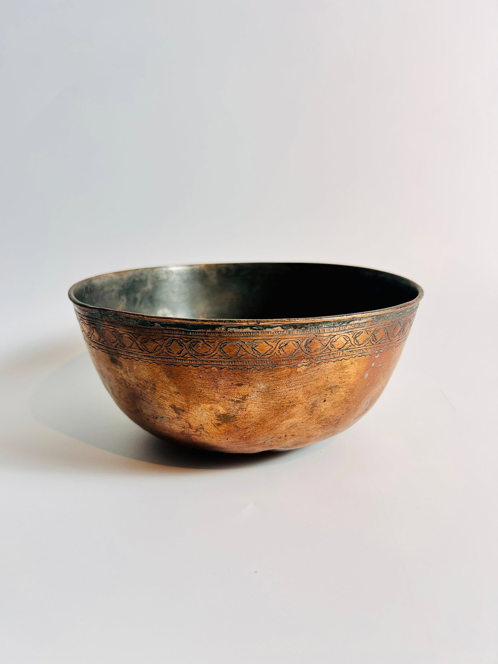 Vintage Middle Eastern Copper bowl hand forged (1 of 4)