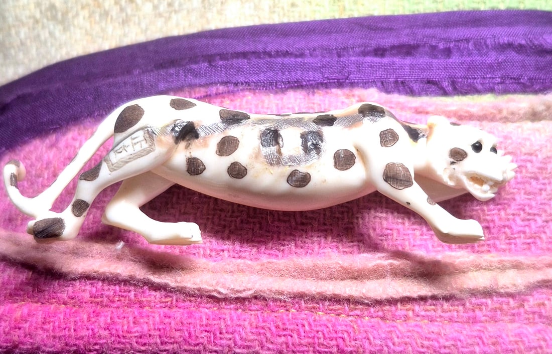 Japanese netsuke figurine ~ Snarling spotted Leopard 4" (1 of 5)