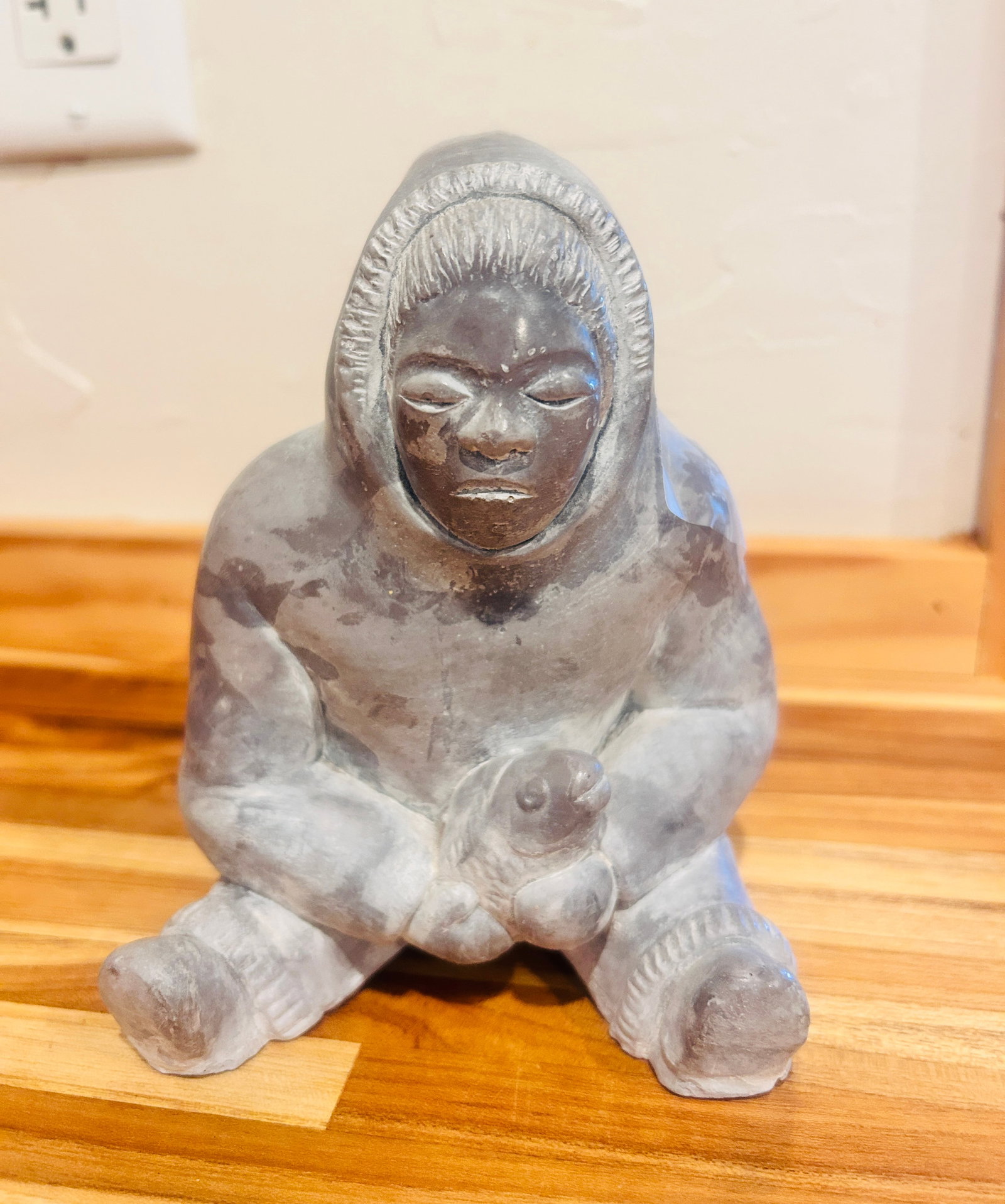 Vintage Inuit Soapstone Figure Abbott Canada measures 6 H x 5 W x 4 D in inches.: Vintage Inuit Soapstone Figure Abbott Canada measures 6 H x 5 W x 4 D in inches.