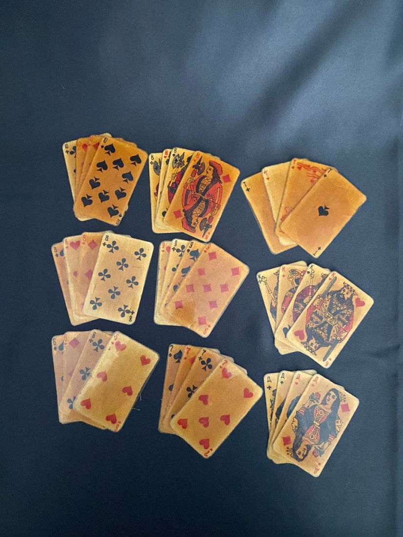 Rare Handmade Playing Cards 36 pcs Prison Art 50-60s: Rare Playing Cards 36 pcs handmade deck Prison Art of the USSR 50-60s. All cards are hand drawn and painted. The bottom part of the card is nylon fabric, the top is made of protective plastic plexigla