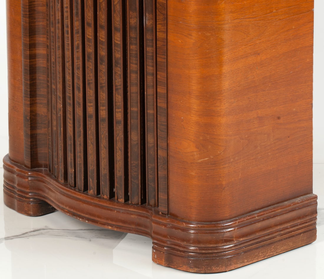 Art Deco Radio Receiver Zenith , circa 1930-40s