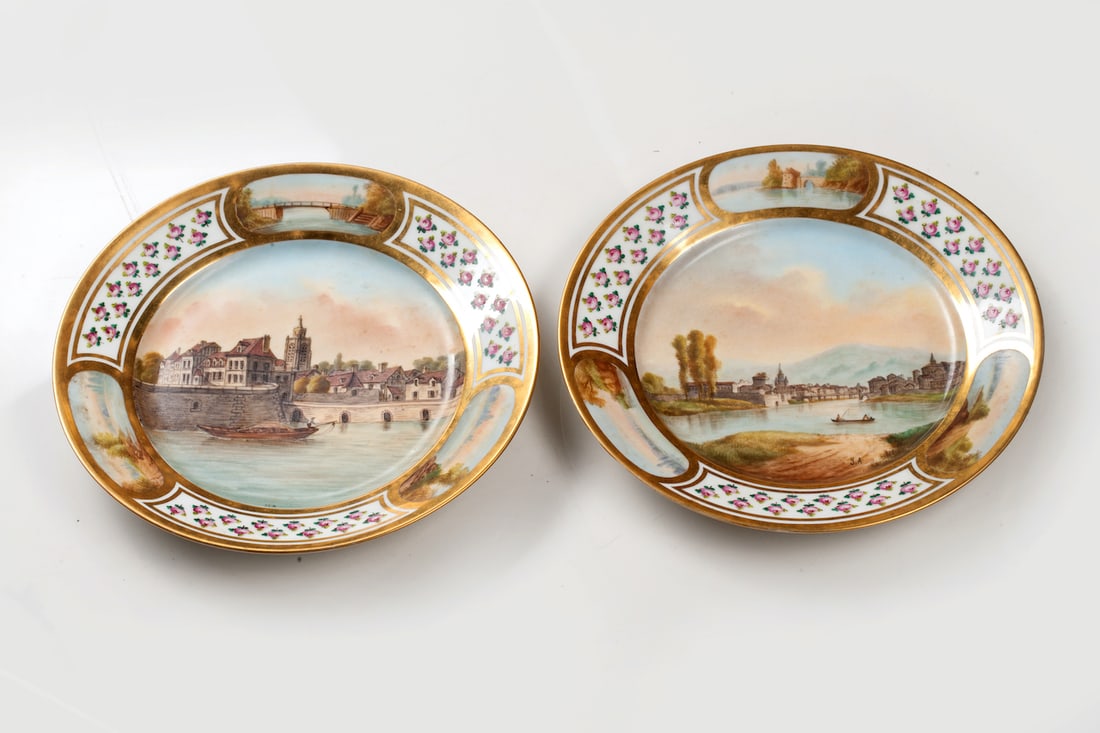 Pair of Porcelain Cabinet Plates, 19th century