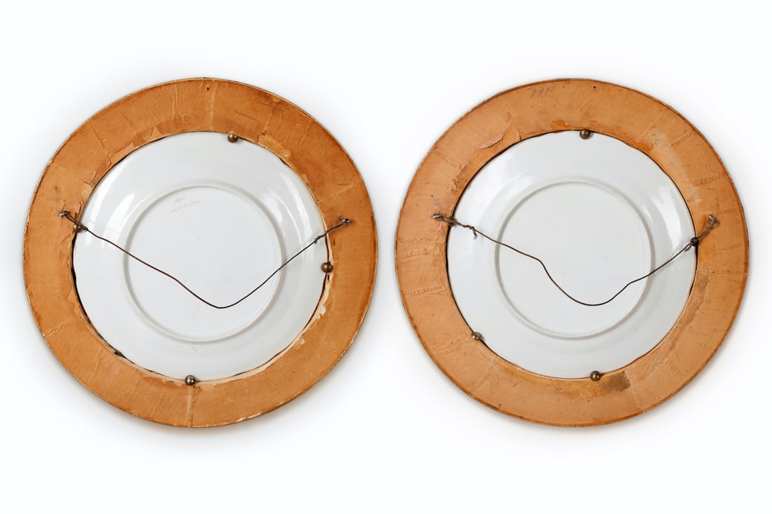 A Pair Cabinet Plates, Polychrome Painting