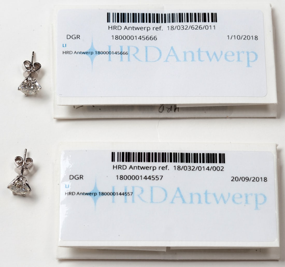 Earrings. 3.01 CT. Natural diamond. Certificate