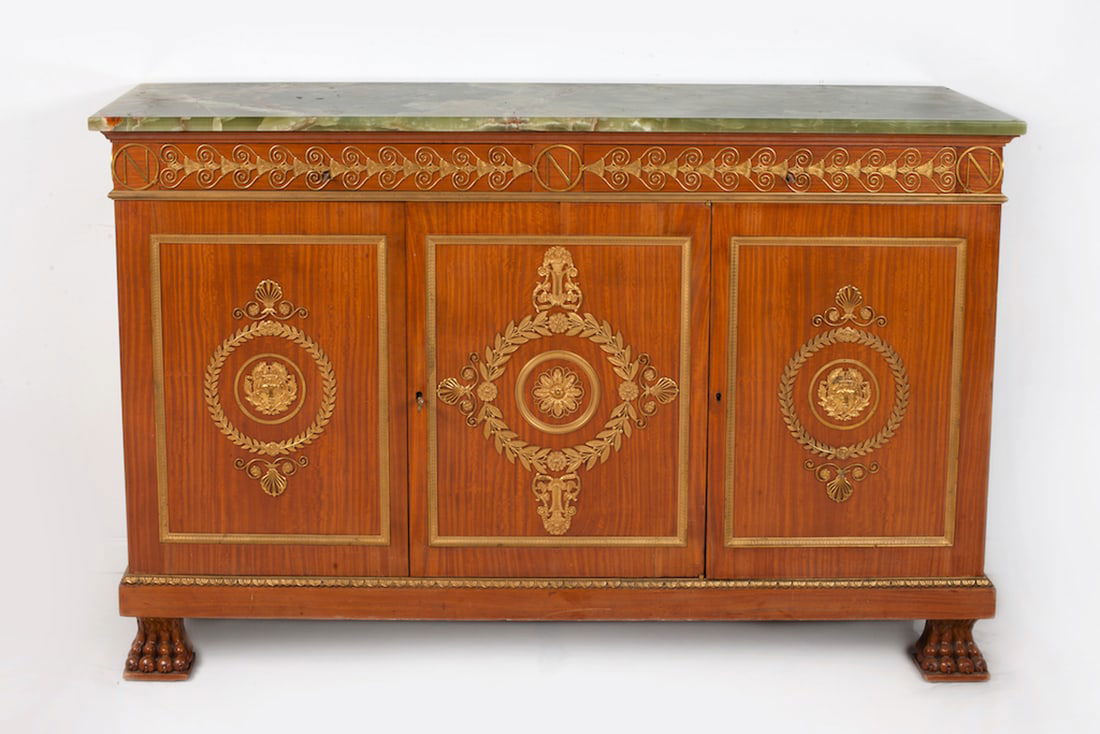 Claude Mercier (born in 1803) Mercier Freres, 1867: Empire chest of drawers richly decorated with gilded bronze appliques. Manufactured at the Mercier Frères factory in Paris (factory branding on the back). Table top green onyx. Tulipwood and mahogany