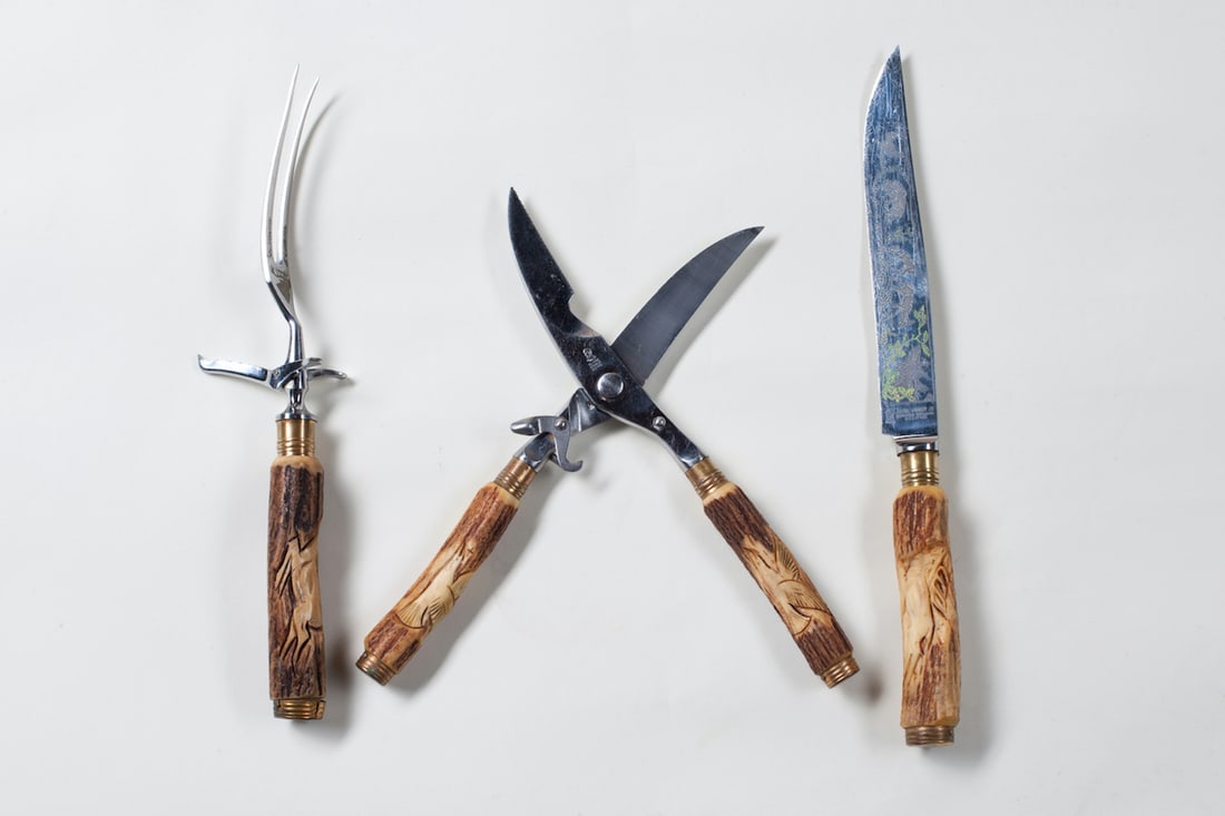 Set for Cutting Game Meat.