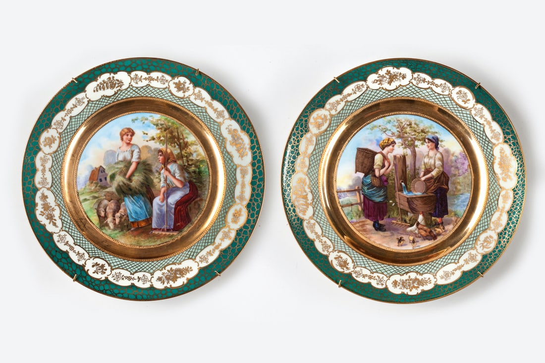Pair of Porcelain Cabinet Plates, 20th century