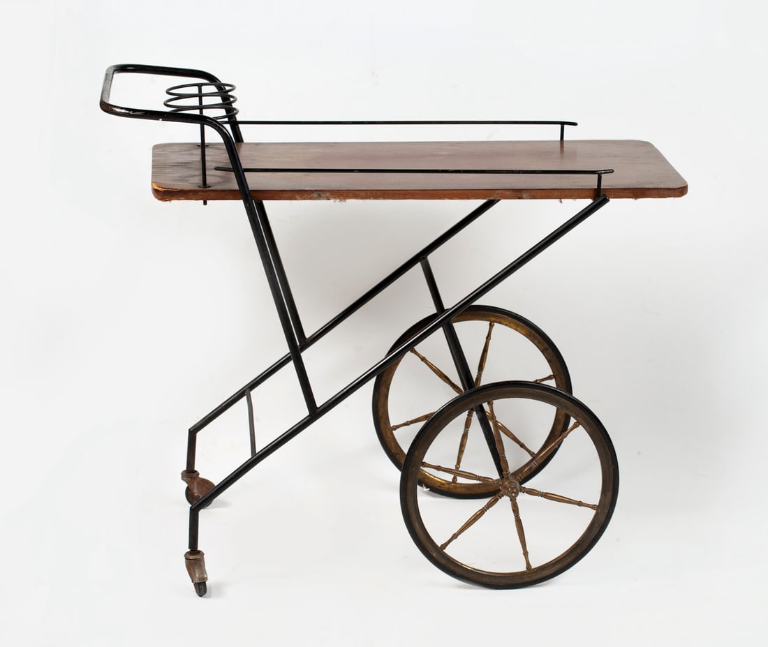 Serving Table.