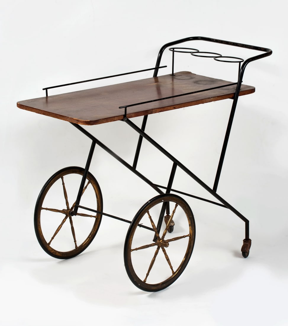 Serving Table.