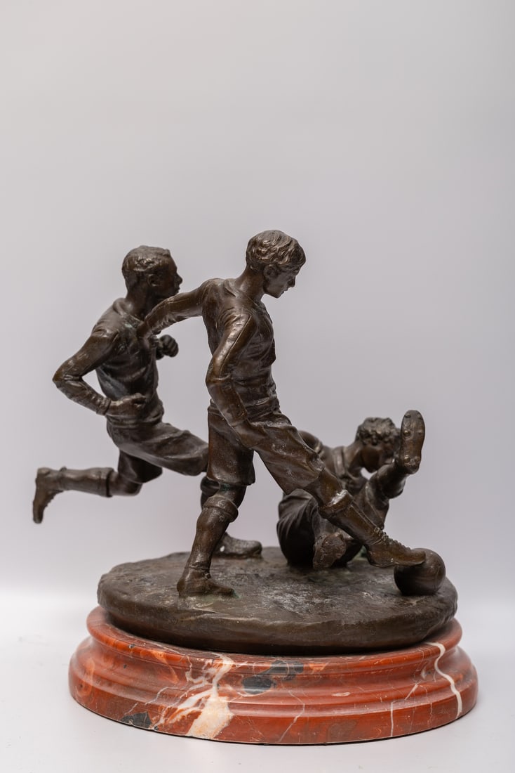 Football playing, Bronze (XIX)