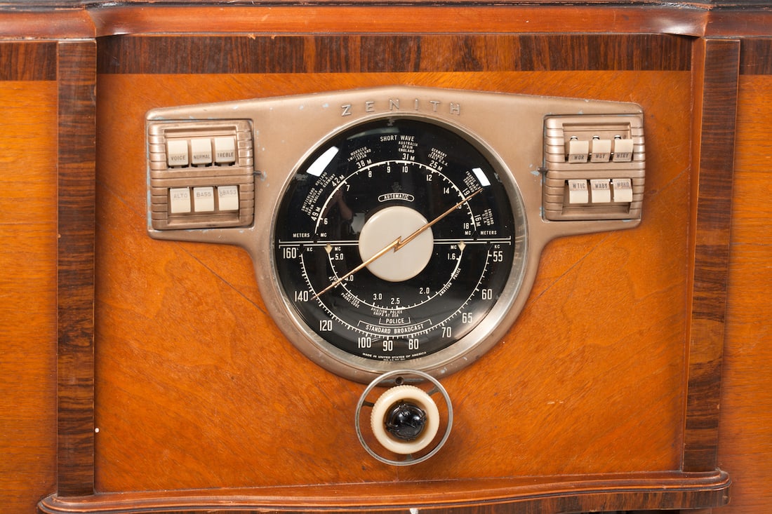 Art Deco Radio Receiver Zenith, circa 1930-40s
