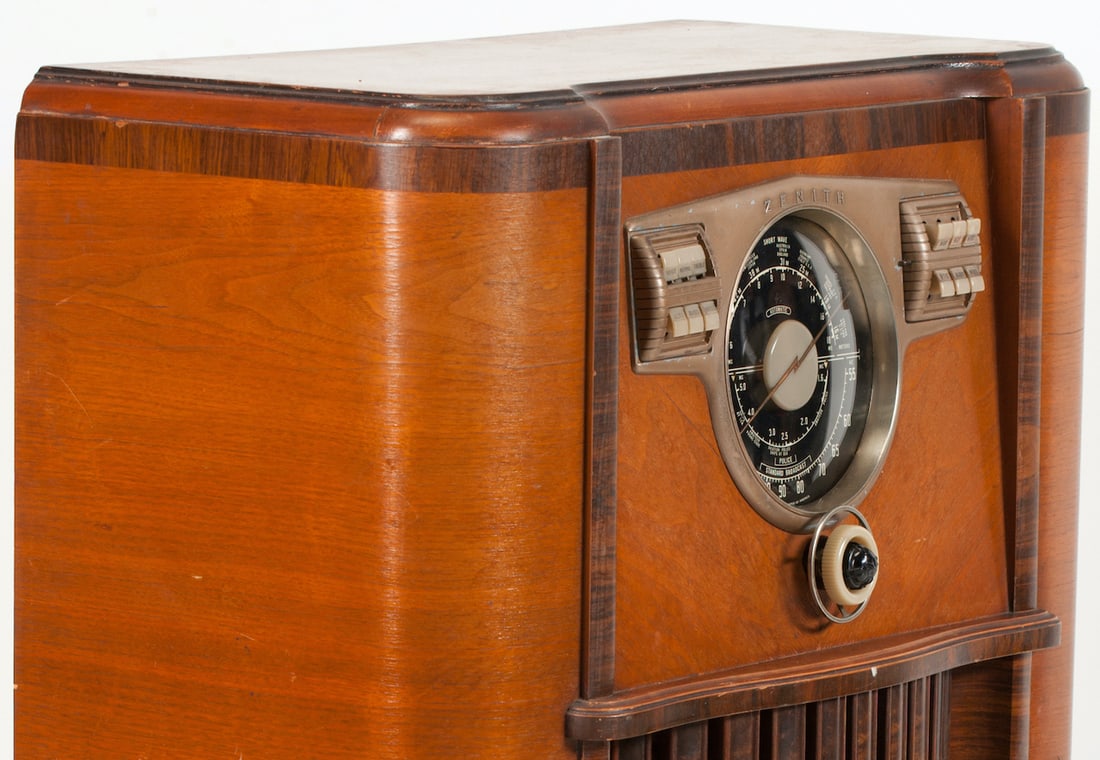 Art Deco Radio Receiver Zenith, circa 1930-40s
